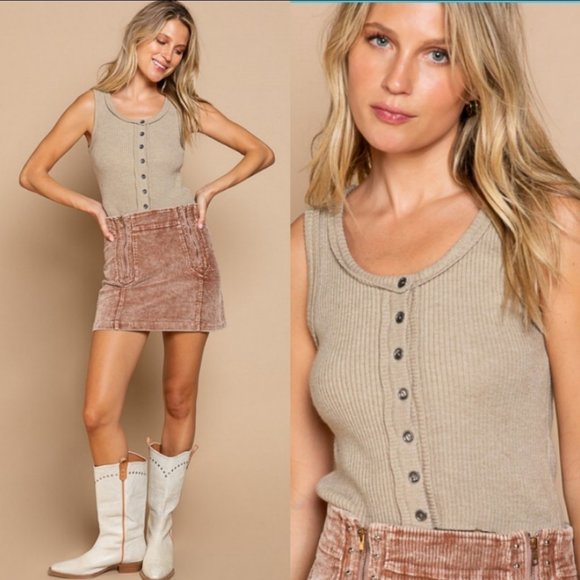 57742 POL Ribbed Button Front Tank - Picture 2 of 4